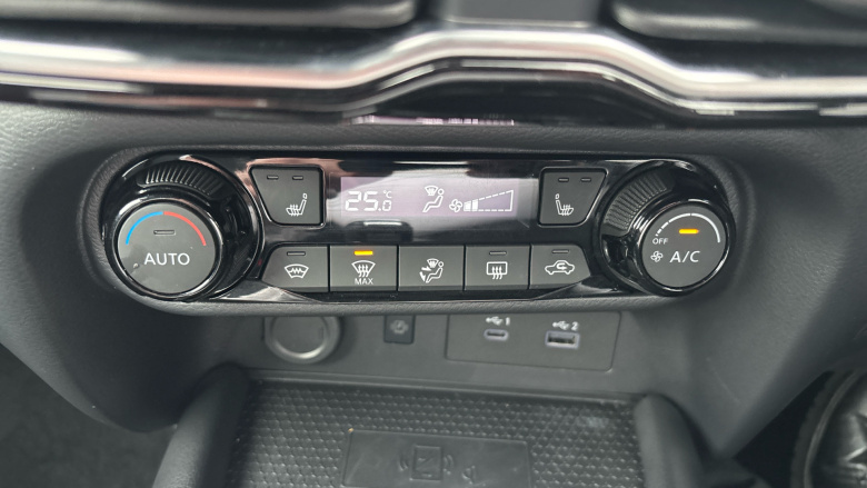 Nissan Juke 1.0 DiG-T Tekna 5dr DCT Petrol Hatchback